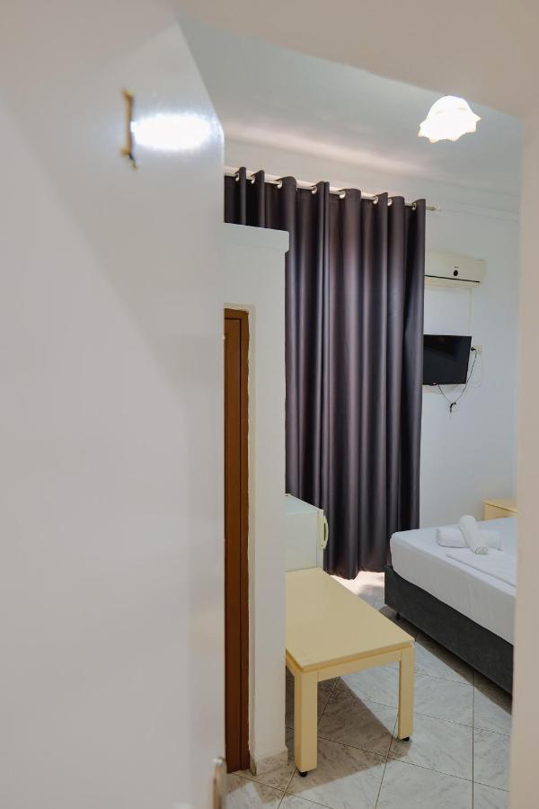 Hotel Casamia Sarandë エクステリア 写真